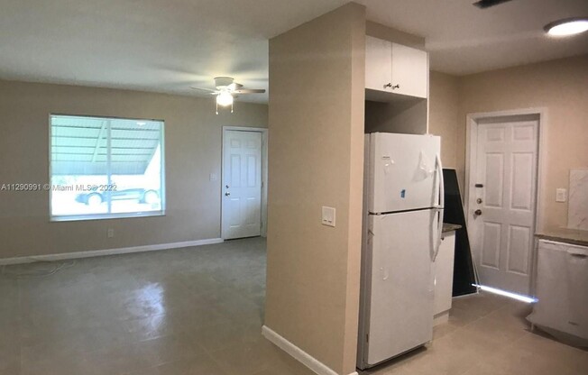 1087 NW 52 ST