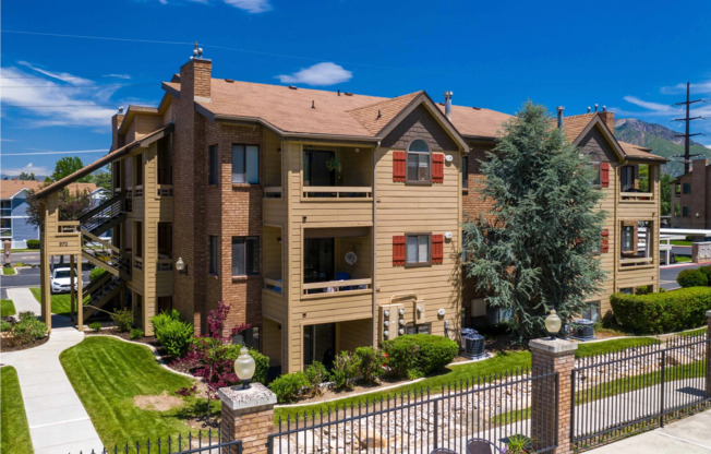2 beds, 2 baths, 1,000 sqft, $1,499, Unit 958-11