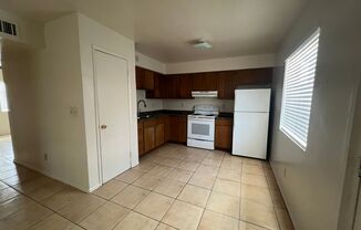 3 beds, 1 bath, $1,600, Unit A577-101