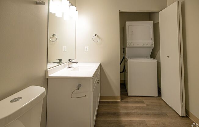 2 beds, 2 baths, 1,077 sqft, $1,640, Unit 37-9674-310