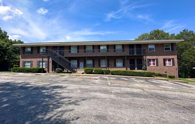 2 beds, 1 bath, 850 sqft, $1,198, Unit Parkway-5