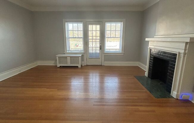 Colbert Apartments (3871 Farnam St.)