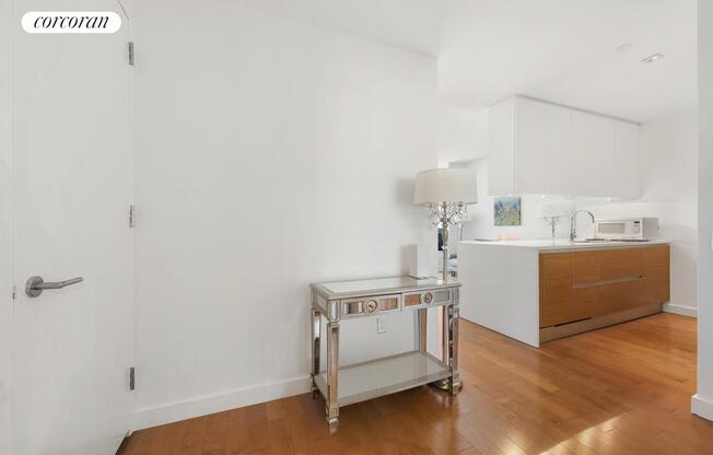 1 bed, 1 bath, 740 sqft, $5,600, Unit 5C