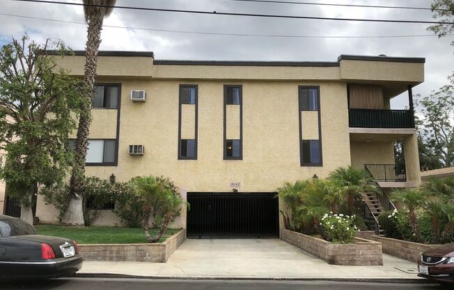 McClemont Avenue Apartments