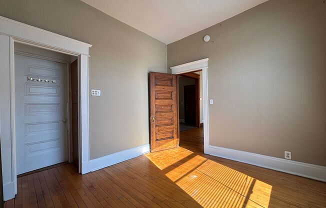 1 bed, 1 bath, 433 sqft, $899, Unit 18