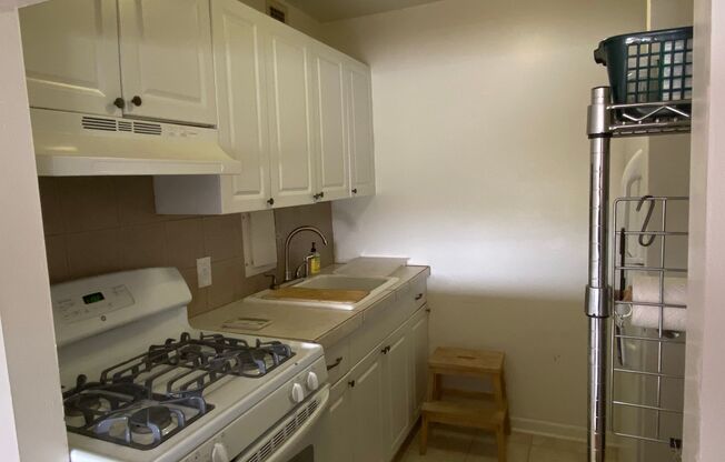 Studio, 1 bath, $1,425