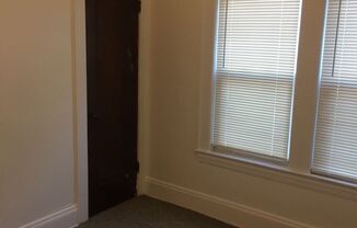 2 beds, 1 bath, $950, Unit Unit ONE