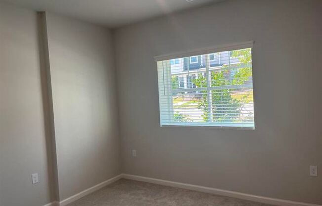 608 GIMARI DR