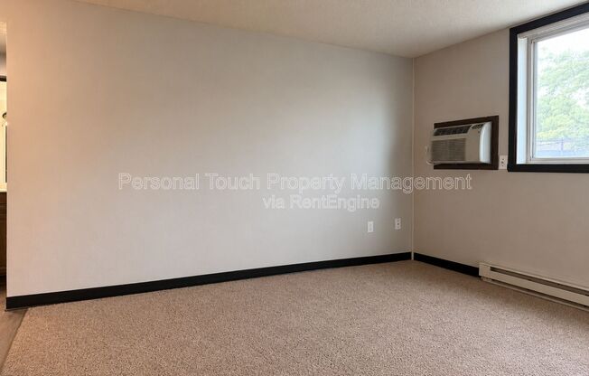 Studio, 1 bath, 400 sqft, $595, Unit 11a
