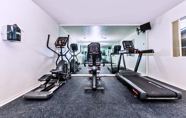 1 bed, 1 bath, 651 sqft, $1,300