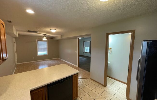 3 beds, 2.5 baths, $1,695