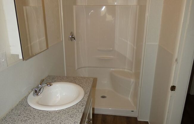 2 beds, 1 bath, $1,500, Unit Unit - 11