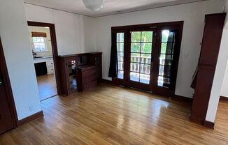 2 beds, 1 bath, $2,800