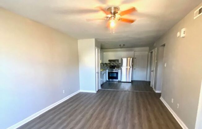 2 beds, 1 bath, $820