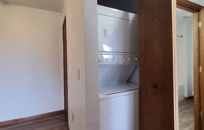 1 bed, 1 bath, 750 sqft, $800, Unit 253 #12