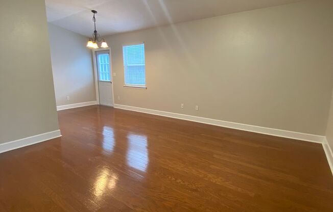 Great 2/2 House in Palm Grove!