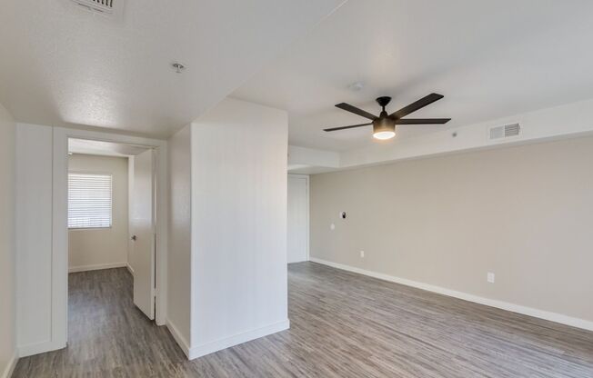 2 beds, 1 bath, 850 sqft, $1,595, Unit 105