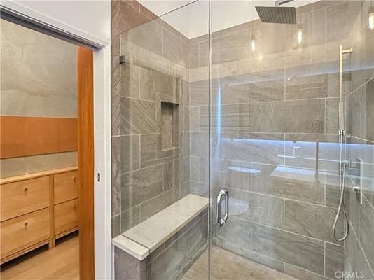 Studio, 1 bath, 700 sqft, $2,200