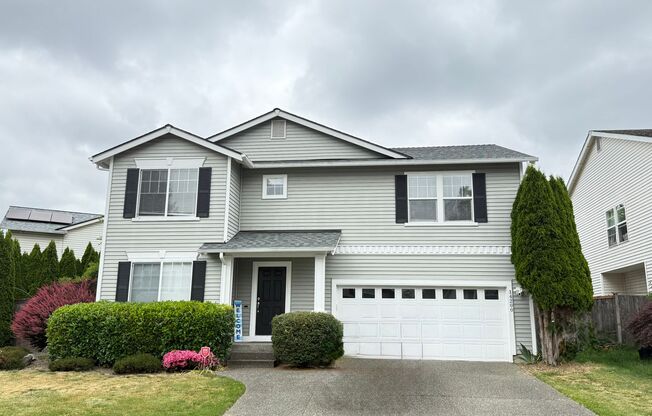 Move in Ready Luxury 4 Bedroom, 2.5 bath home for rent...