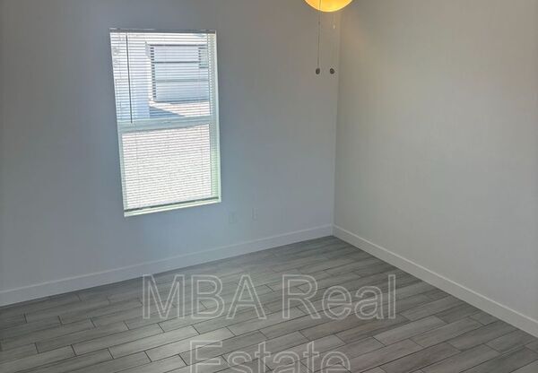 5040 N. 18th Ave #3