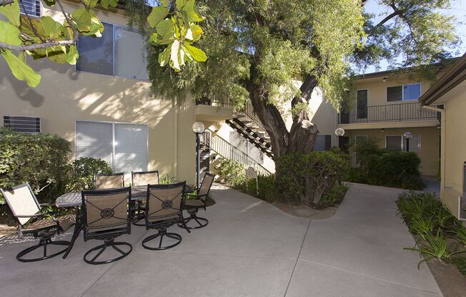 Villa Parks Apartments