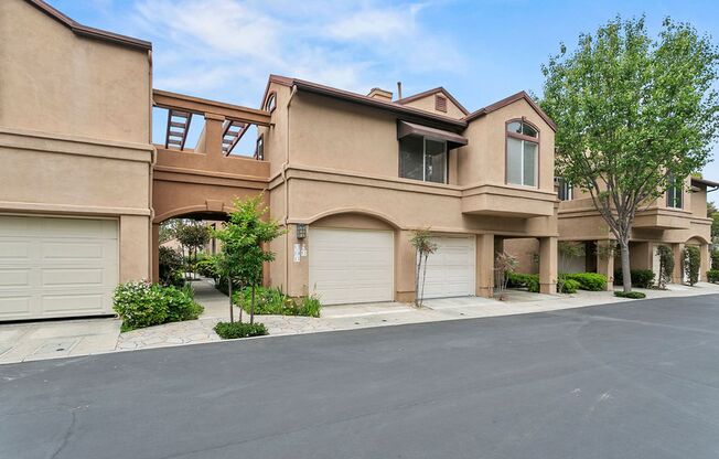Furnished Bear Brand condo with Walkability to Shops and Beach Trolley