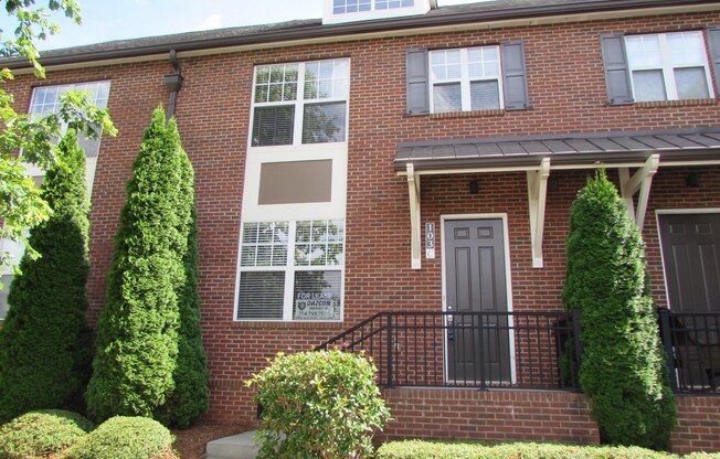 Beautiful 2 Bed/ 2.5 Bath Townhome in Legacy Village, Mooresville