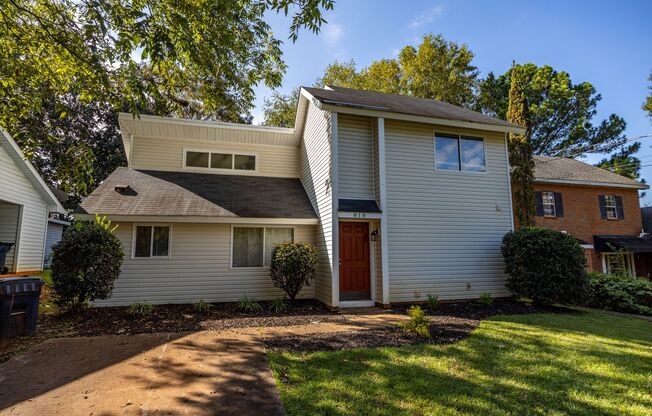 Coming Soon! Spacious 3 Bedroom 2 Bath!