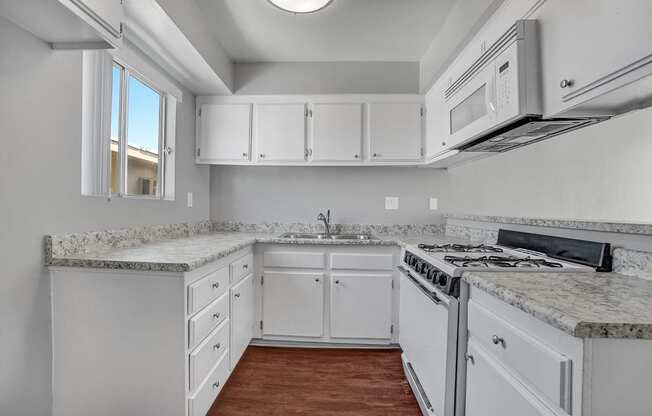 capistrano gardens unit 105 kitchen with stove