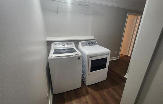 4 beds, 2 baths, 1,404 sqft, $1,850