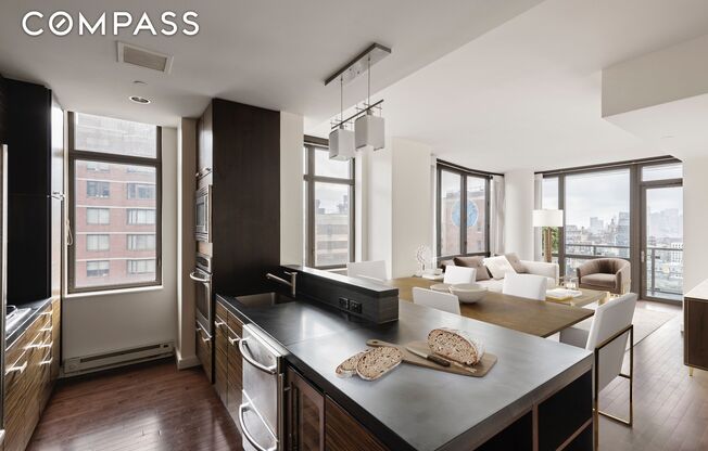 101 W 24 ST