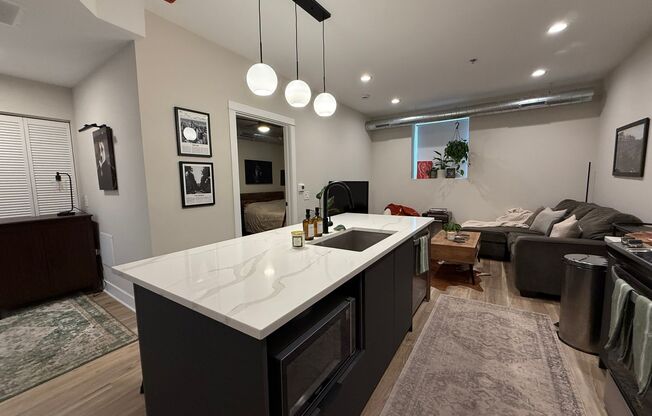 1 bed, 1 bath, 693 sqft, $1,999, Unit 104