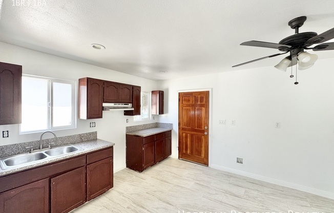 2545 SANTA ANA ST