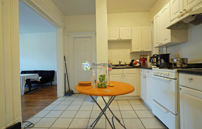 1298 Commonwealth Ave