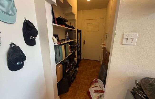 1 bed, 1 bath, $1,195, Unit 601
