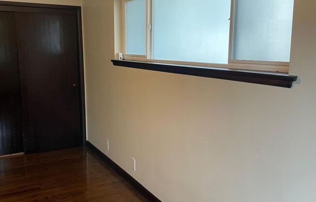 2 beds, 1 bath, 1,300 sqft, $3,500, Unit 1