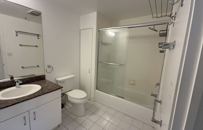 1 bed, 1 bath, $5,200, Unit # 607