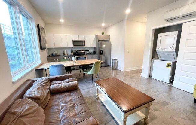 1 bed, 1 bath, 750 sqft, $1,600, Unit Unit 3