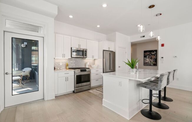 1 bed, 1 bath, 713 sqft, $2,600, Unit 305