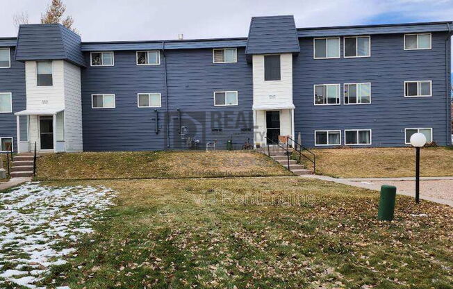 1 bed, 1 bath, 605 sqft, $895, Unit F301