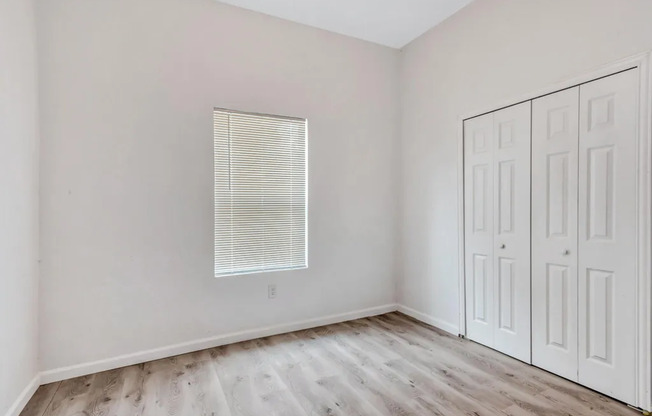 Renovated 2-bedroom, 1-bath apartment at 813 W 9th St, Dallas