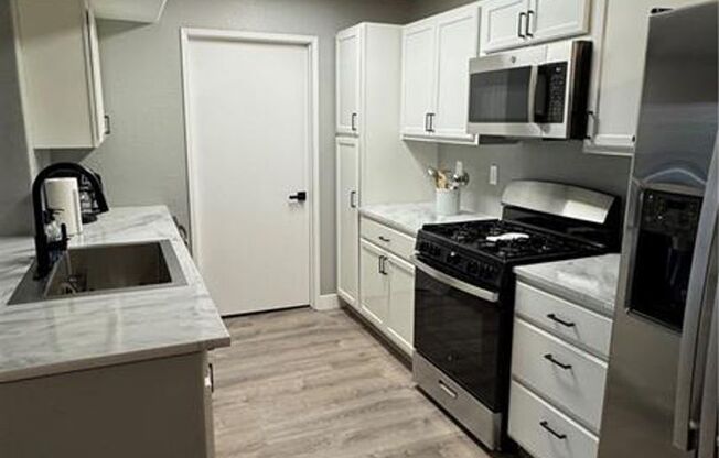 Cozy Fully Furnished Condo