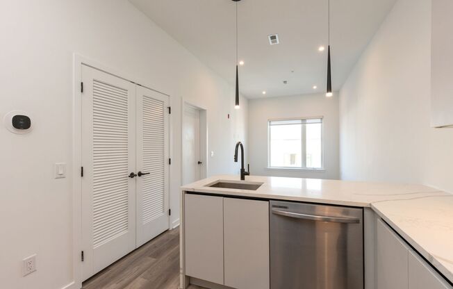 1 bed, 1 bath, 700 sqft, $1,650, Unit 408