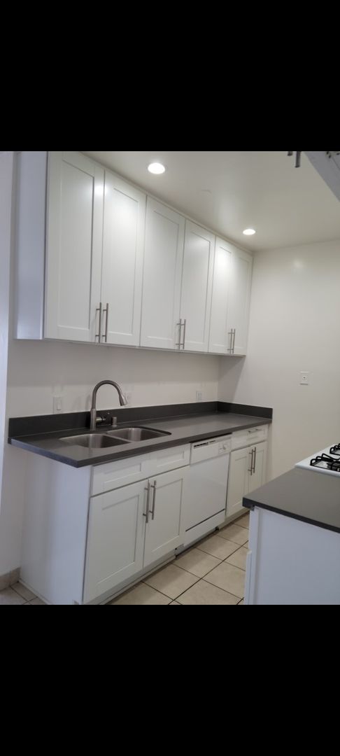 1 bed, 1 bath, $1,850, Unit 310