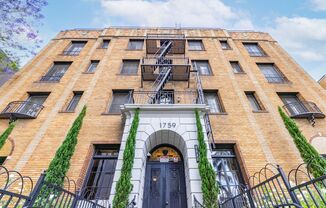 Studio, 1 bath, 350 sqft, $1,395, Unit 204