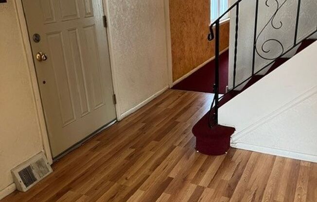 Stunning 6-Bedroom Home with Parking Spot and Large Yard! Available NOW!