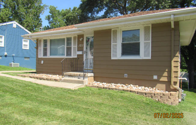 121 BELL AVE