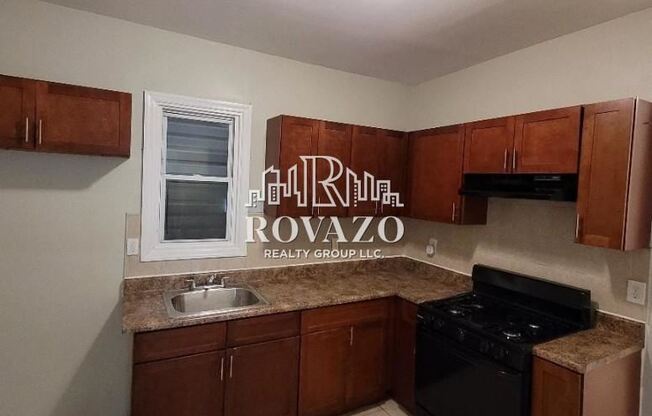 379 Hawthorne Ave # 3