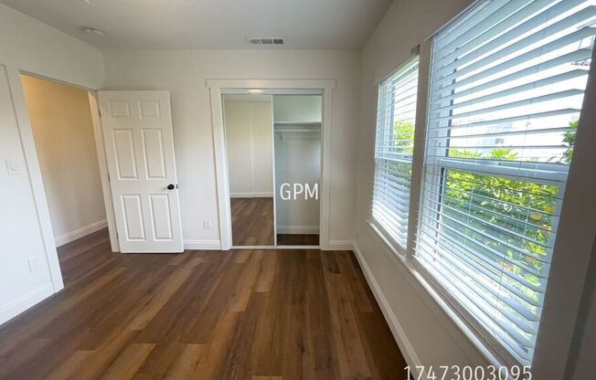 338 S Benton Way