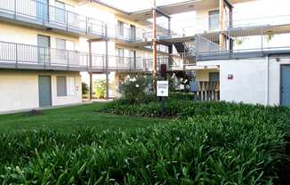 Front Courtyard of Moonraker